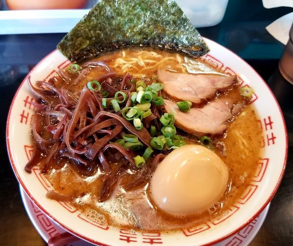 「魚介豚骨ラーメン味玉付き」@博多長浜らーめん 六角堂の写真