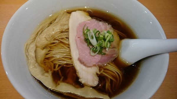 「醤油らぁ麺￥800」@らぁ麺 はやし田 池袋店の写真