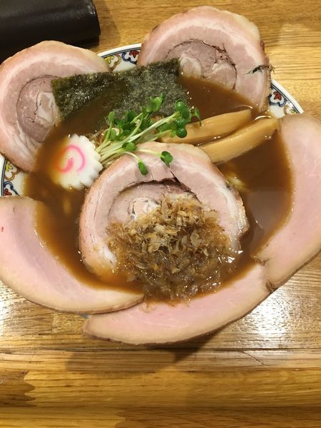 「鬼煮干しラーメン+チャーシュー(ミックス)1050円」@麺や なかじの写真