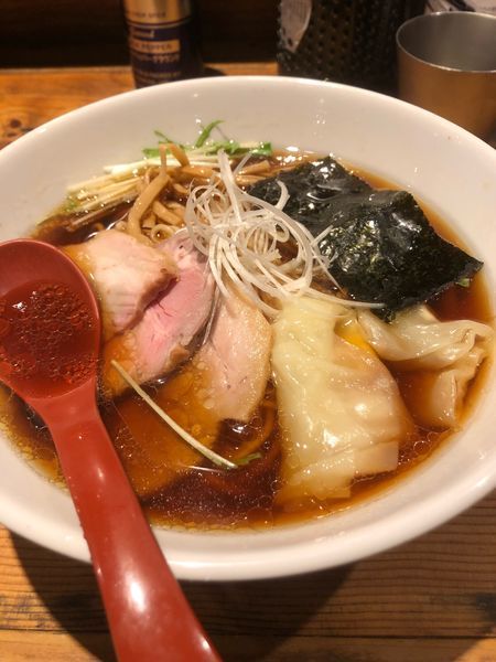「香彩鶏だし特製醤油らーめん」@麺屋 翔 西新宿本店の写真