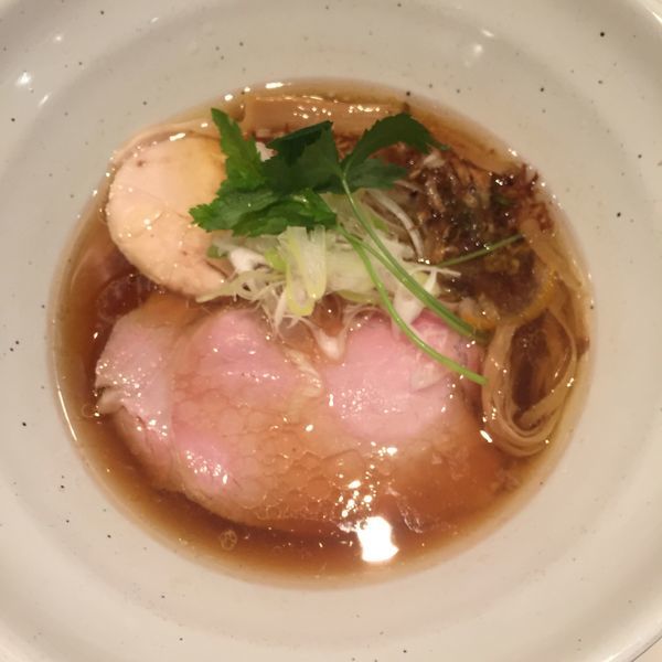 「鶏醤油そば 麺少なめ」@鶏そば朱雀の写真