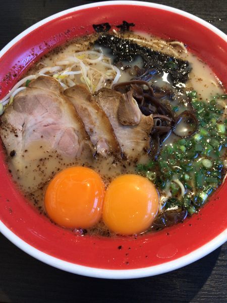 「玉子入りラーメン（900円）」@黒亭 本店の写真