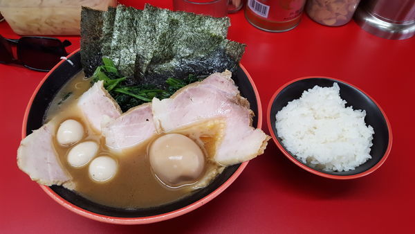 「勝鬨ラーメン(1000円)+小ライス(50円)」@横濱家系ラーメン 勝鬨家の写真