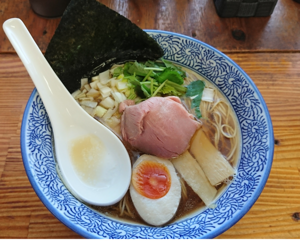 「煮干しそば 白醤油」@中華そば よしかわの写真