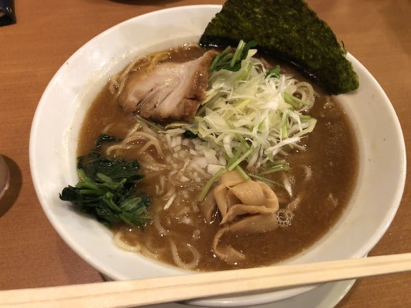 「煮干し豚骨（大盛）」@横浜らぁめん 桜花  西口本店の写真