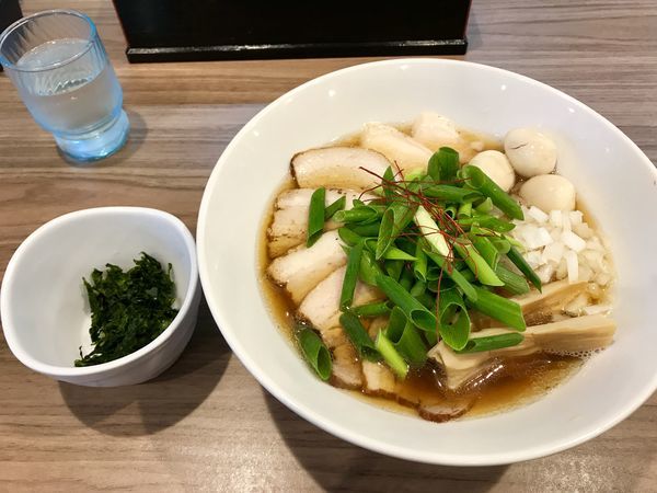 「醤油 全部のせ」@中華そば 実垂穂の写真