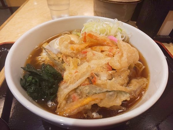 「かき揚げ卵付きそば」@小諸そば 市ヶ谷店の写真