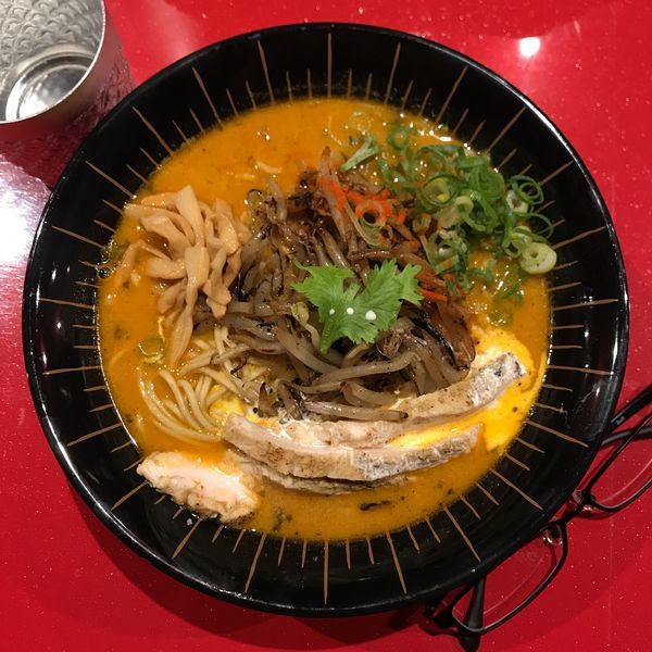 「北インドのスパイスらぁめん」@スパイスらぁめん釈迦 池袋店の写真