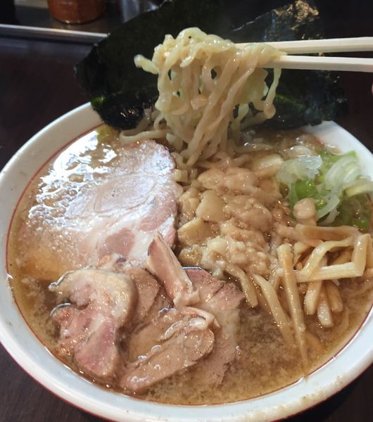 「ラーメン小650円(身入り)」@手打ち中華そば 酒田の写真