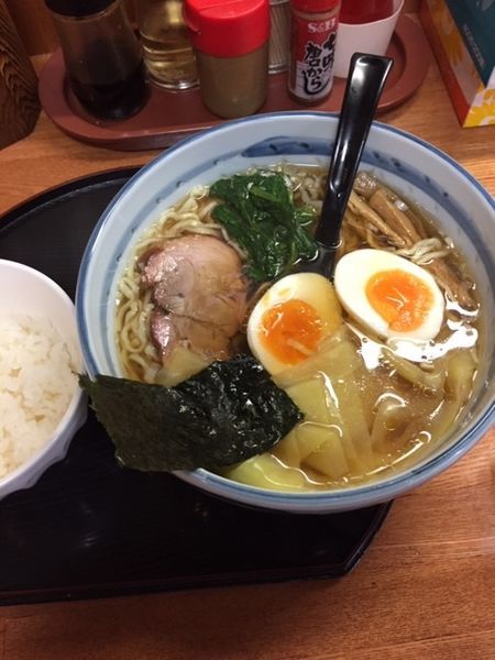 「ワンタン麺 750円　サービスハーフ味玉＆半ライス付き」@奥州白河ラーメン ○政の写真