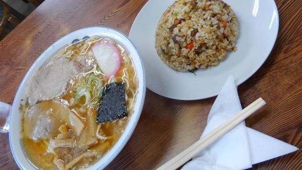 「ラーメン(並)&半チャーハン 850円」@チーナン食堂の写真