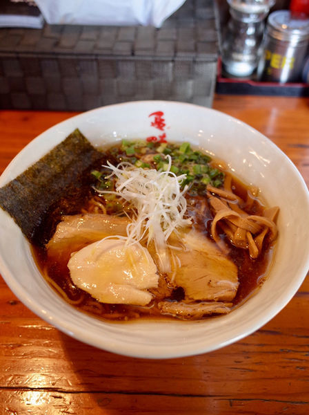 「コーチン鶏そば醤油…750円」@麺や 亀陣の写真