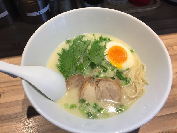 「鶏白湯¥780+瓶ビール¥450」@ラーメン屋 まるの写真