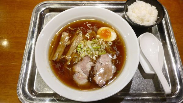 「ラーメン¥850／ごはん¥0」@宮本屋の写真