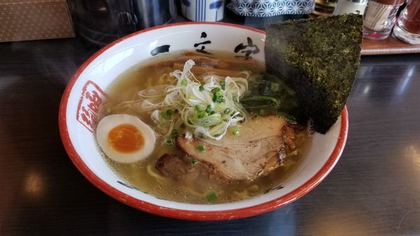 「塩ラーメン」@函館麺や 一文字 函館本店の写真