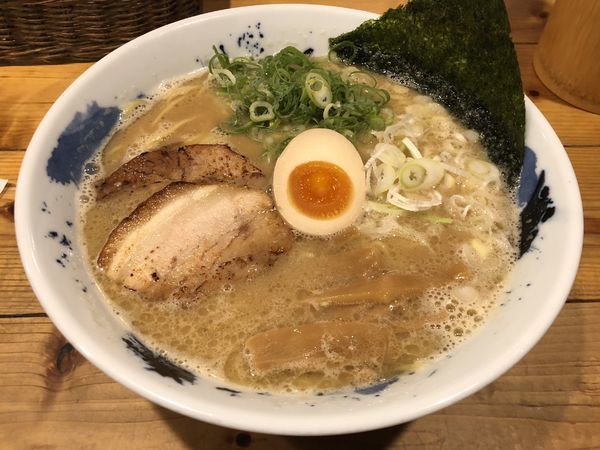 「鶏白湯らーめん（大）」@麺屋 辰の写真