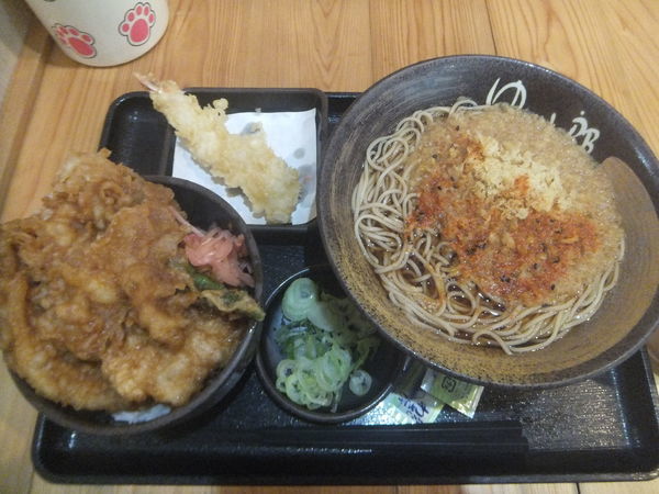 「マル得セット(ミニ豚ロース天丼・そば)550円クーポン海老天」@ゆで太郎 掛川店の写真