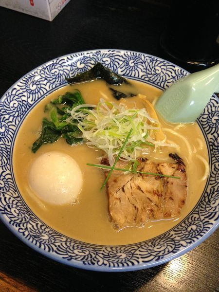 「らーめん 豚骨醤油」@麺屋 青山 本店の写真