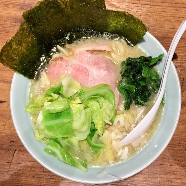 「らーめん塩 780円+キャベツ100円」@麺家 千晃 新横浜店の写真