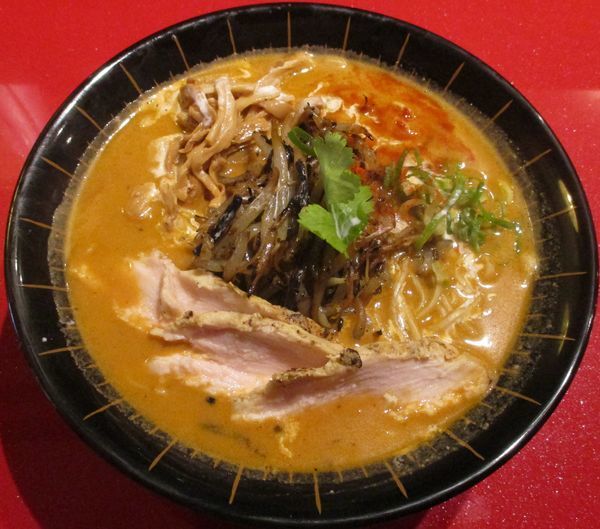 「北インドのスパイスらぁめん　780円」@スパイスらぁめん釈迦 池袋店の写真