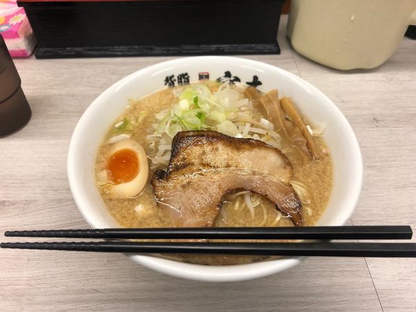 「背脂醤油ラーメン」@背脂らーめん 宮本 南柏店の写真