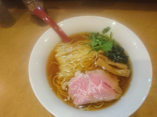「鶏油醬油らーめん 細麺」@麺屋 紅の写真