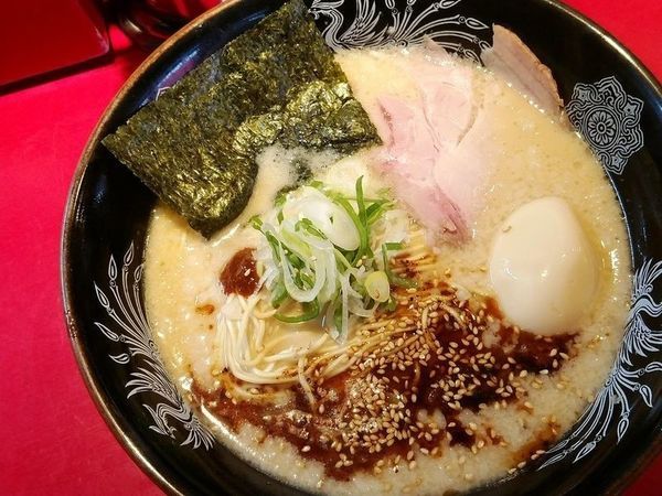 「豚骨＋味玉」@らーめん・つけめん こてんぱんの写真