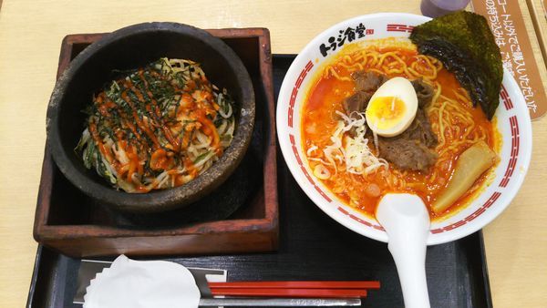 「旨辛ラーメン」@トラジ食堂 ららぽーと富士見店の写真