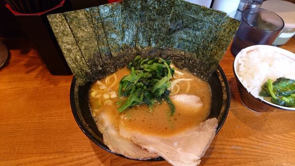 「ラーメン+海苔+ライス」@末廣家の写真