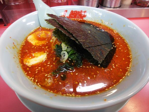 「辛味噌ラーメン辛さMAX(クーポン味玉）」@山岡家 平塚店の写真