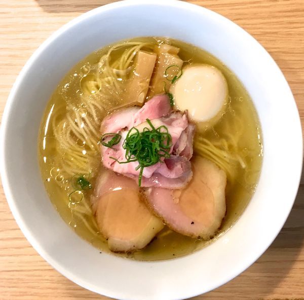 「塩らーめん ＋ 味玉」@らーめんMAIKAGURAの写真