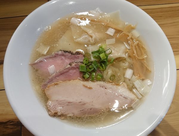 「ワンタン中華そば（塩）」@土浦麺処 龍乃舞の写真