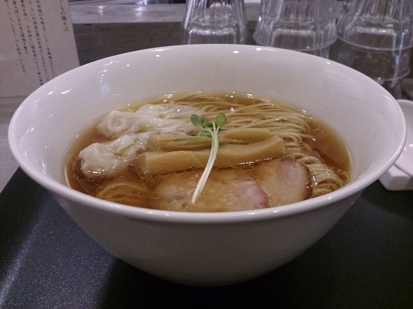 「鶏そば+鶏ワンタン」@らぁ麺 やまぐちの写真