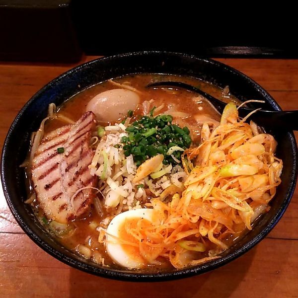 「味噌＋辛味白ねぎ＋煮玉子」@ひろやの写真