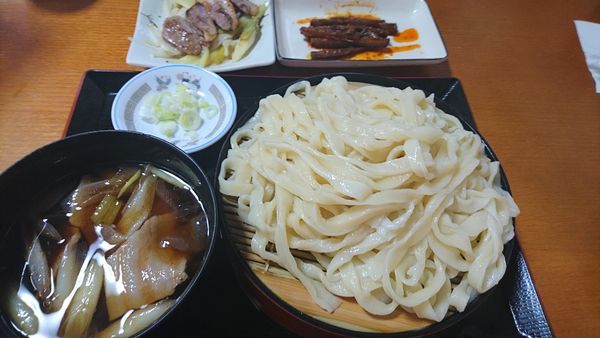 「肉ねぎうどん 大盛＋鴨ねぎやき＋きんぴら」@うちだやの写真