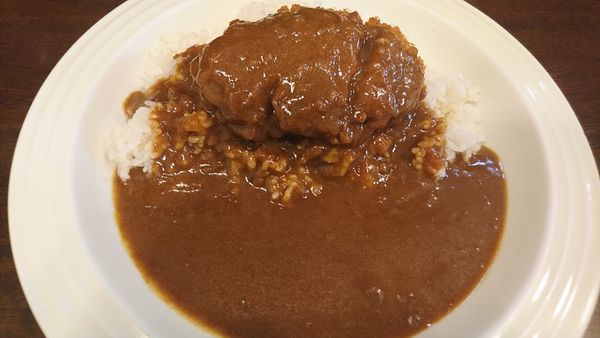 「メンチカツカレー、辛口」@カレーの王様 後楽園店の写真