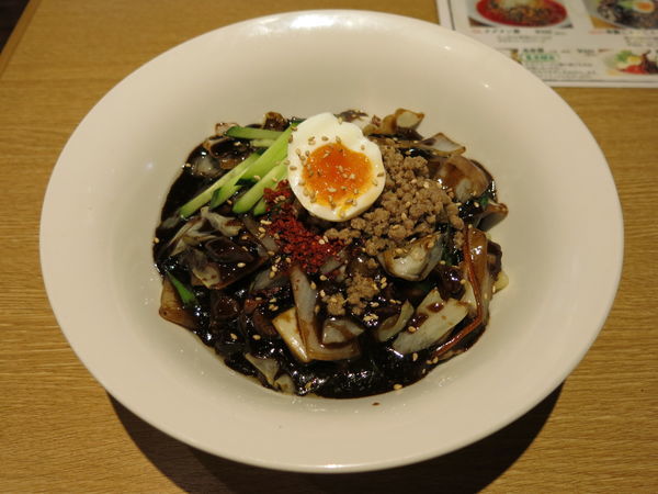 「特製じゃーじゃー麺：880円」@炭火焼と麺のダイニング YUMA 新橋本店の写真