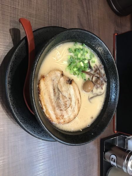 「鬼炊き豚骨らーめん + チャーシュー丼」@鬼炊き豚骨ラーメン まくり屋の写真