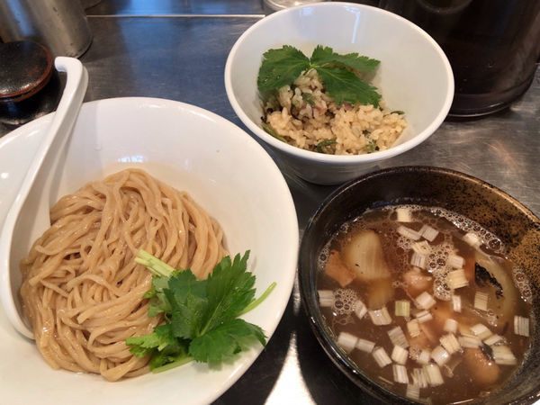 「【平成最後の】鴨つけ蕎麦900円＋炊き込みご飯」@日の丸さんじの写真