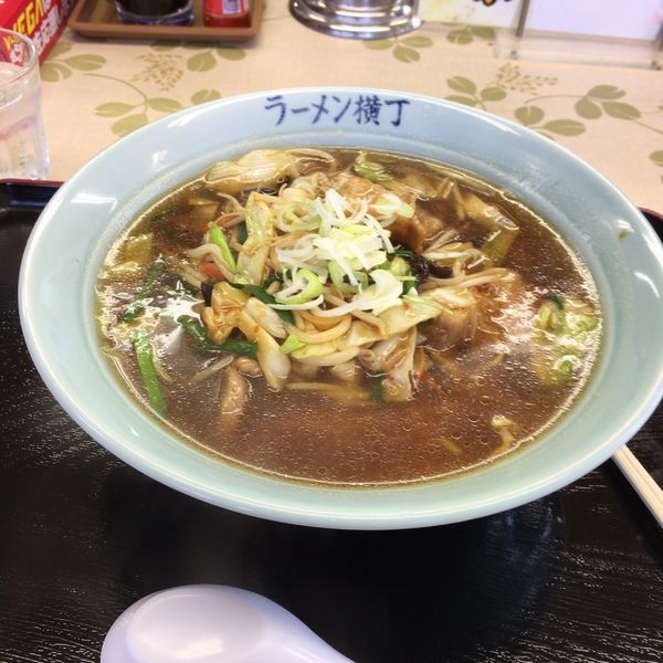 「肉野菜ラーメン」@ラーメン横丁の写真