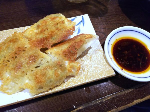 「焼き餃子　350円」@立ち呑み居酒屋 金町製麺の写真