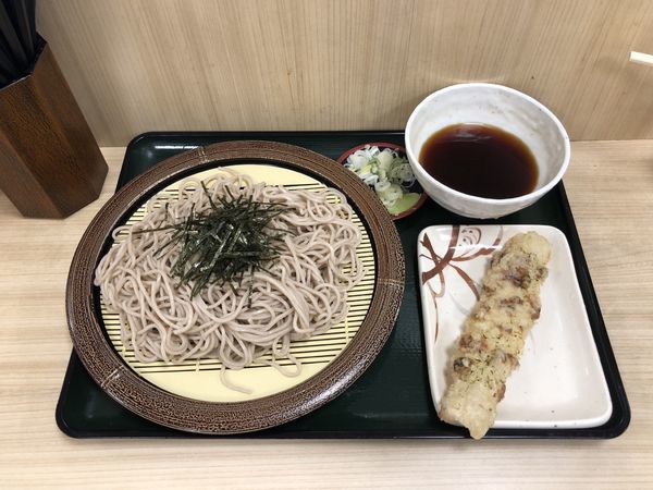 「ざるそば、ちくわ天」@名代 箱根そば 祖師ヶ谷大蔵店の写真