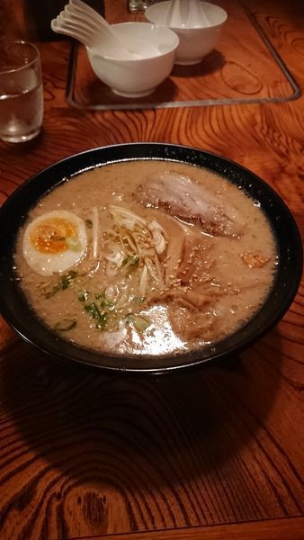 「豚骨ラーメン(醤油)」@雷豚の写真