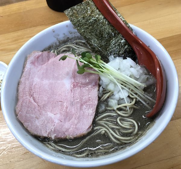 「煮干らーめんヤバニボ塩」@めんや天夢の写真