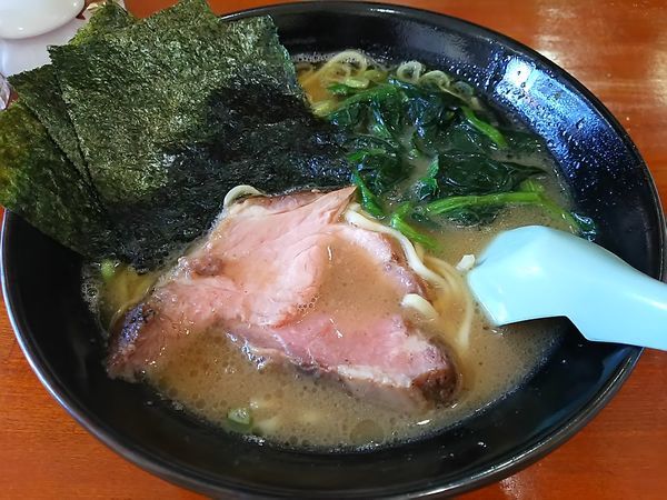 「家系豚骨醤油ら～麺　（麺大盛り）」@藤家の写真