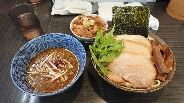 「正油つけ麺（小） 800円 + ほぐし豚丼 200円」@ラーメンつけ麺 奔放の写真