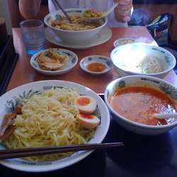 えび辛とんこつつけ麺1.5玉の麺大盛り&半炒飯セット840円