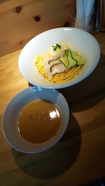 「真鯛つけ麺1050円+特製鯛ばってら(平日ランチサービス)」@真鯛らぁめん まちかどの写真