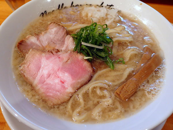 「背脂煮干」@麺や 花よの写真