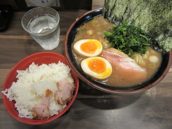 「のり玉ラーメン（９６０円）＋小ライス１００円」@神田ラーメン わいず 神田本店の写真